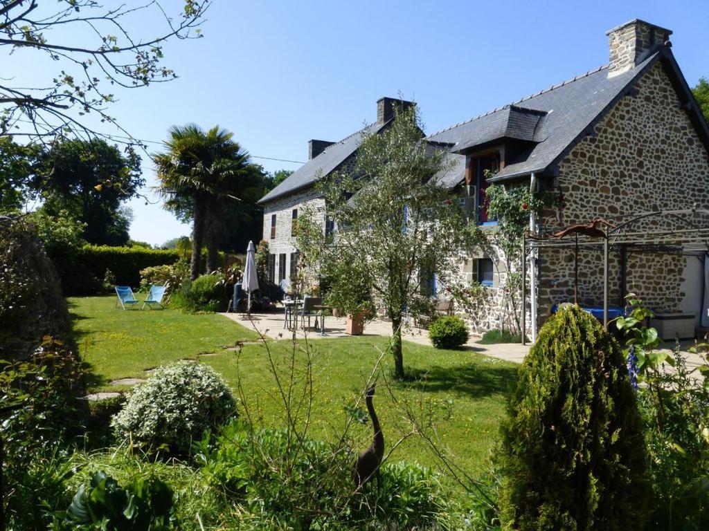 Bed and Breakfast Les Petites Chapelles Saint-Pierre-de-Plesguen Esterno foto
