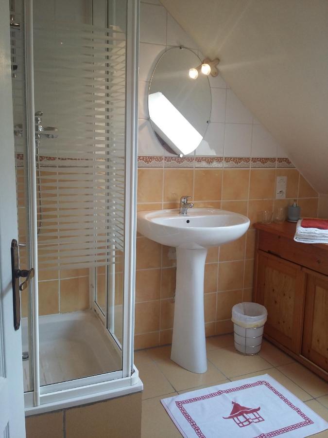 Bed and Breakfast Les Petites Chapelles Saint-Pierre-de-Plesguen Esterno foto