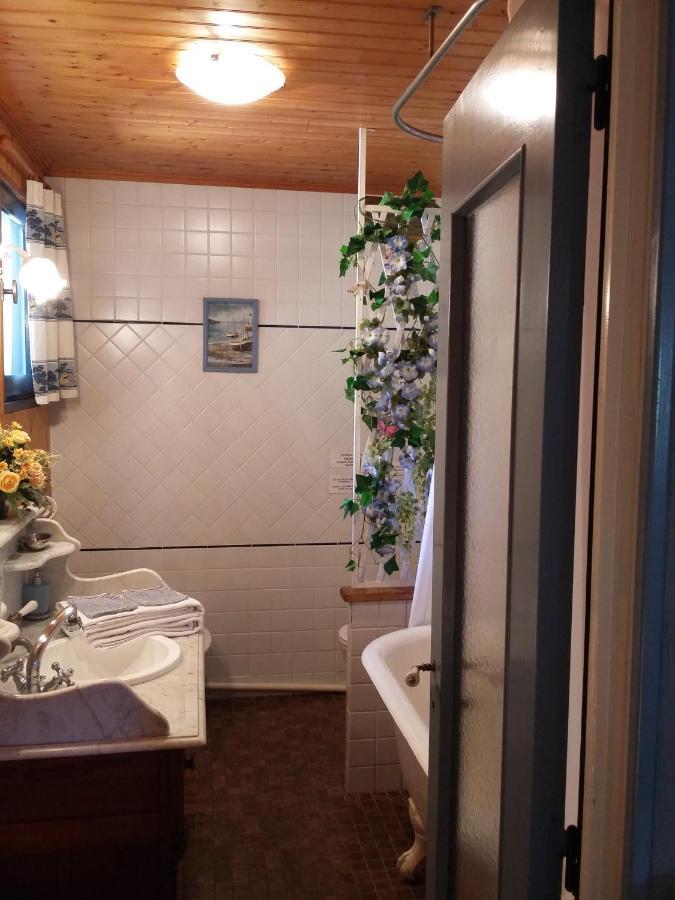 Bed and Breakfast Les Petites Chapelles Saint-Pierre-de-Plesguen Esterno foto